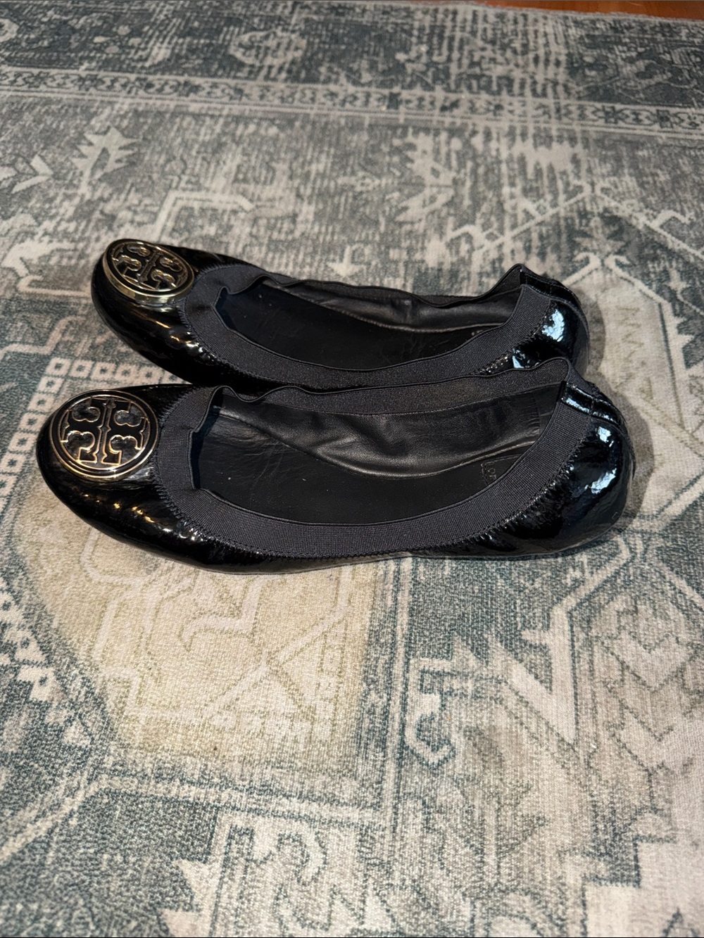 Tory Burch women’s Black Patent Leather Logo Ballet Flats size 9
